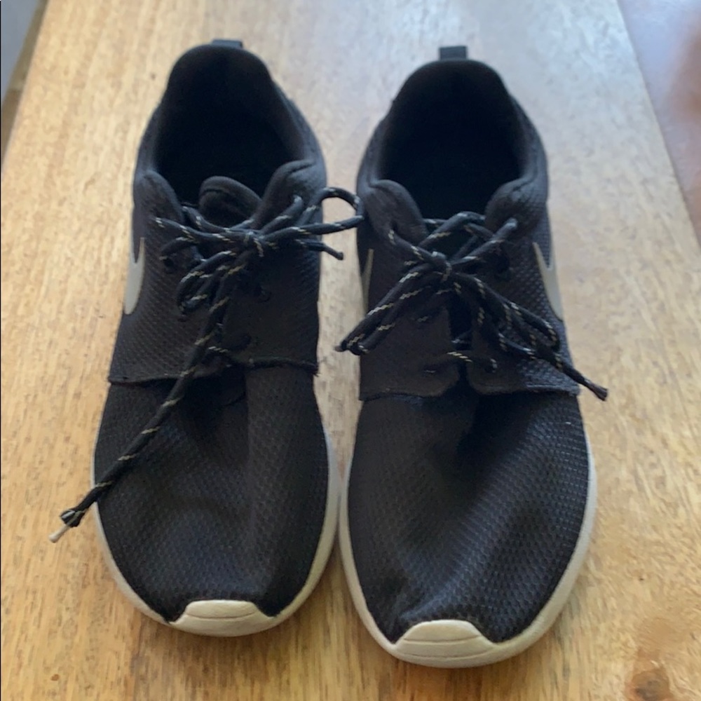 Sneakers - Picture 2 of 2